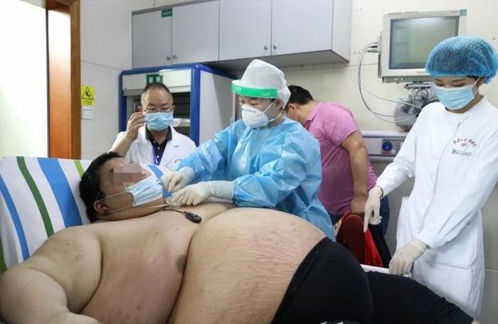 Berat badan Zhou naik drastis saat lockdown.