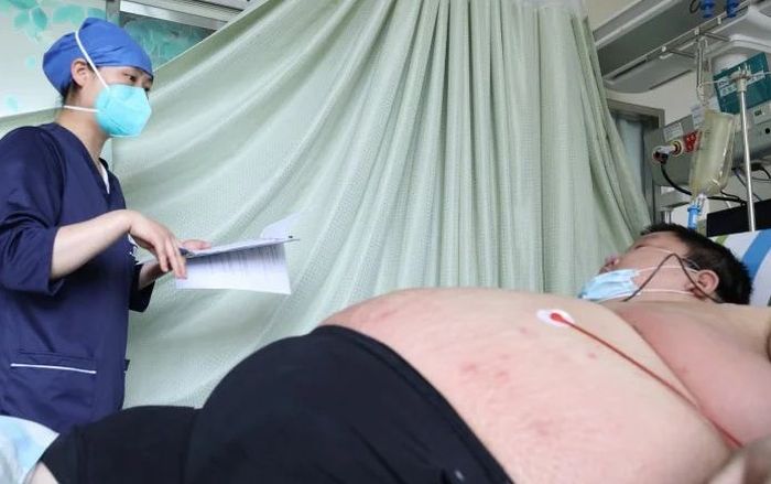 Berat badan Zhou naik drastis saat lockdown.