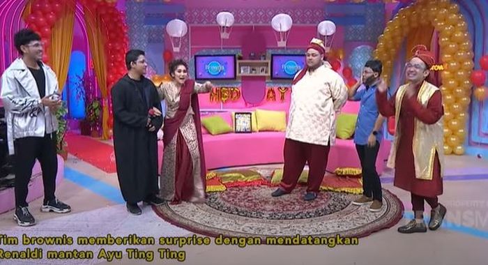 Ayu Ting Ting heboh sang mantan datang