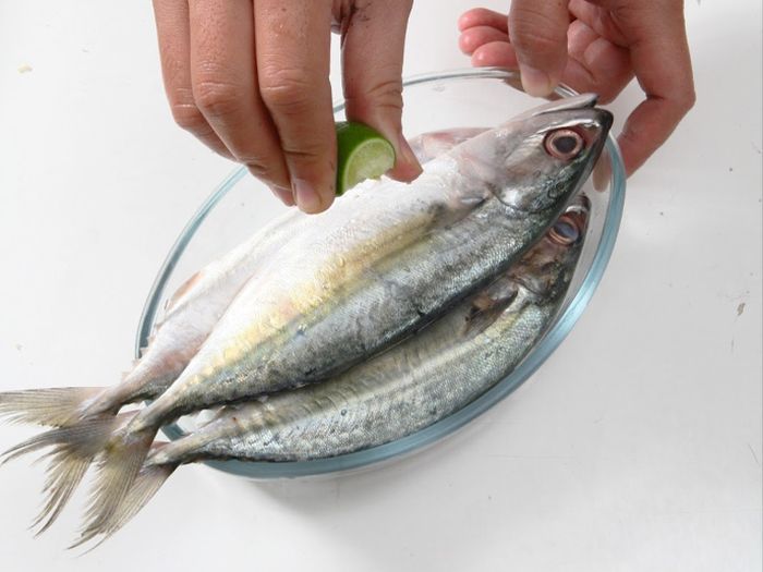 Begini Cara Sederhana Untuk Menghilangkan Bau Amis Pada Ikan