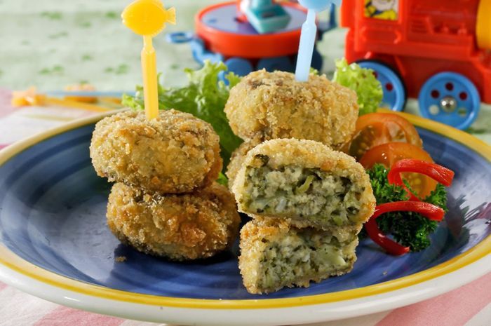 Akhir Pekan di Rumah, Coba Bikin Nugget Sendiri untuk Sarapan atau