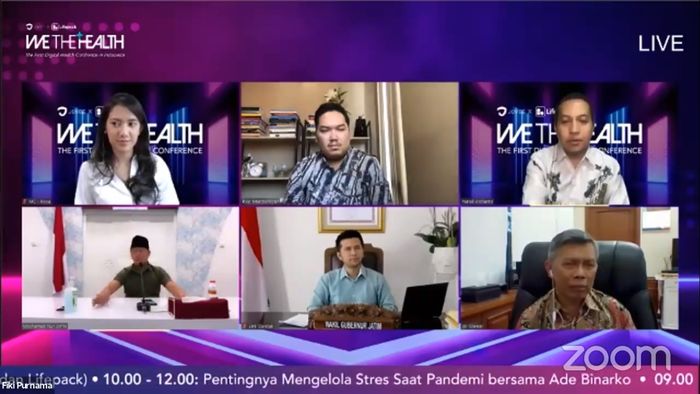 Bupati Trenggalek (kiri bawah) dalam Webinar We The Health bersama Jovee, Lifepack, dan Kementerian Kesehatan
