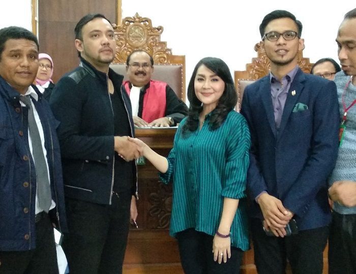 Sidang Perceraian Sandy Tumiwa dan Tessa Kaunang