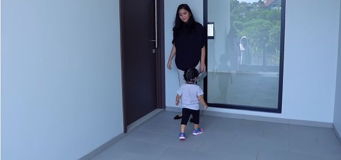 Teras depan rumah baru <a href='https://kupang.tribunnews.com/tag/caca-tengker' title='Caca Tengker'>Caca Tengker</a>