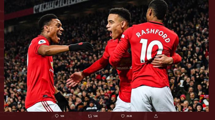 Trisula lini depan Manchester United (dari kiri ke kanan) Anthony Martial, Mason Greenwood, dan Marcus Rashford.