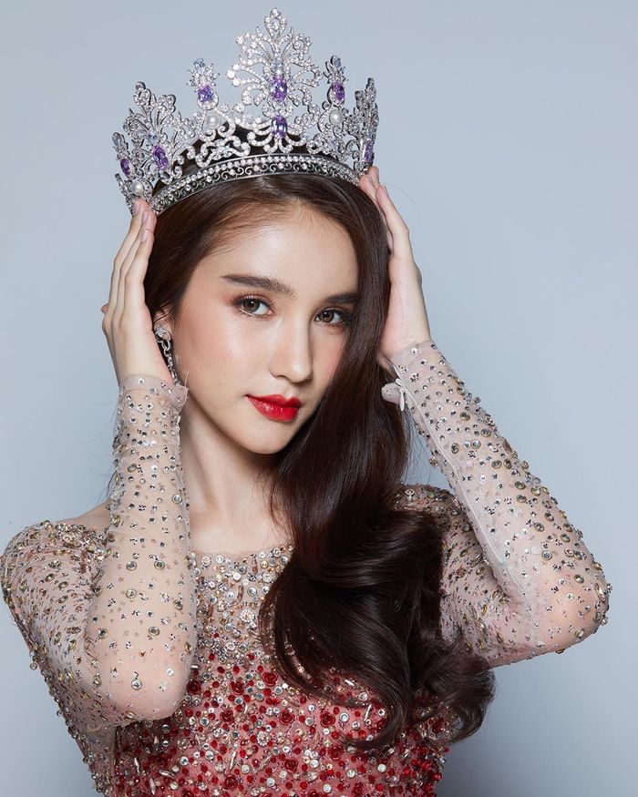 Rinrada Thurapan, Ladyboy tercantik di
