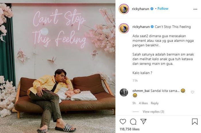 Potret Ricky Harun saat bersama putri bungsunya