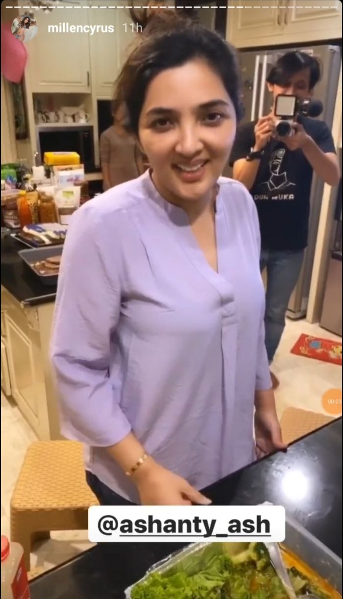Ashanty kaget dengan perubahan penampilan Millen Cyrus saat ini.