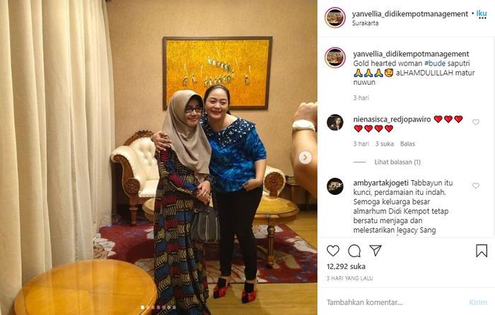 Yan Vellia pamer kekompakan dengan istri pertama Didi Kempot, Saputri.