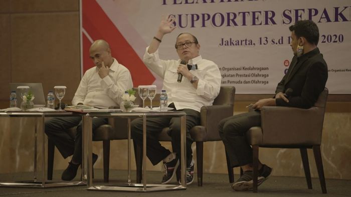 Ketua Komite Disiplin PSSI, Erwin Tobing, menjelaskan Kode Disiplin PSSI dalam acara Kemenpora di Grand Ballroom Hotel Pullman, Jakarta, Selasa (14/7/2020).