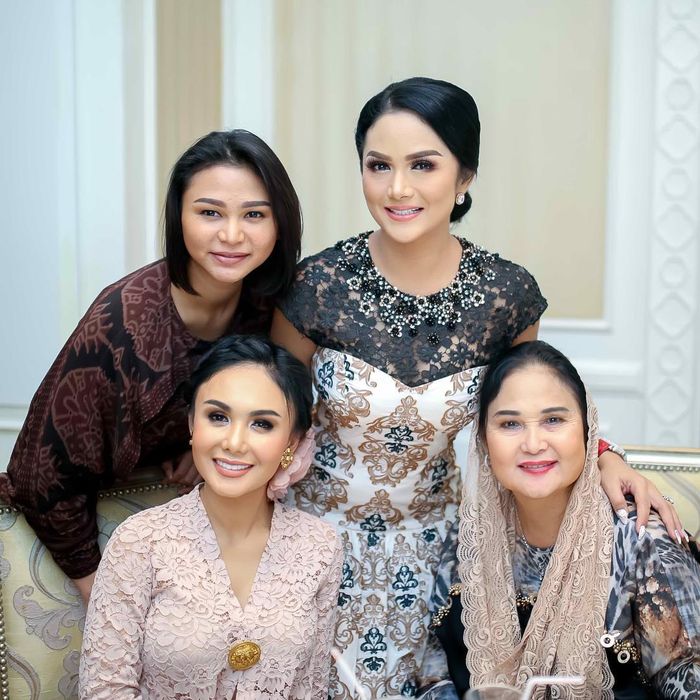 Kartika Sary Adik Krisdayanti dan Yuni Shara