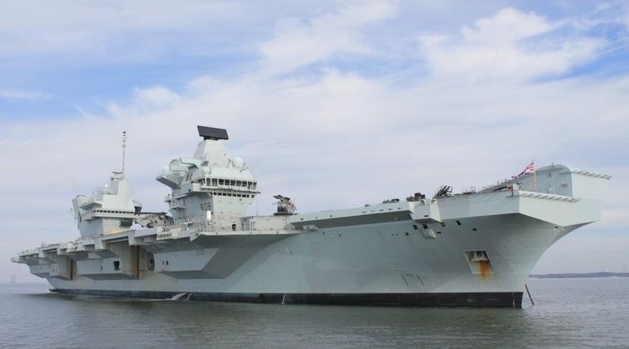 HMS Queen Elizabeth, kapal perang terbesar yang pernah dibangun Inggris.