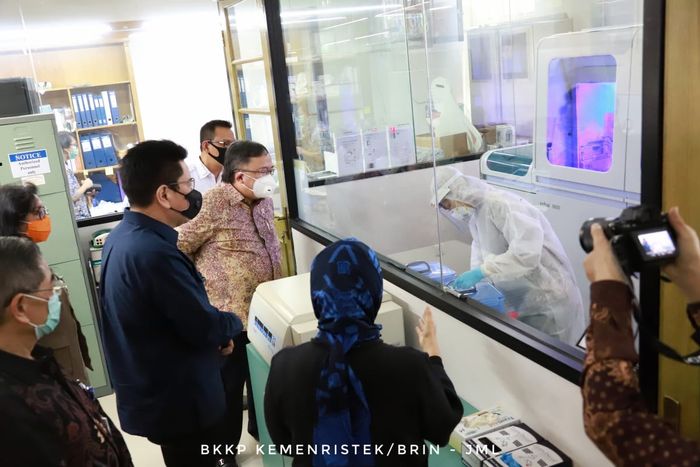 Menristek luncurkan alat deteksi virus corona, Cobas 6800 Fully-automated Molecular System