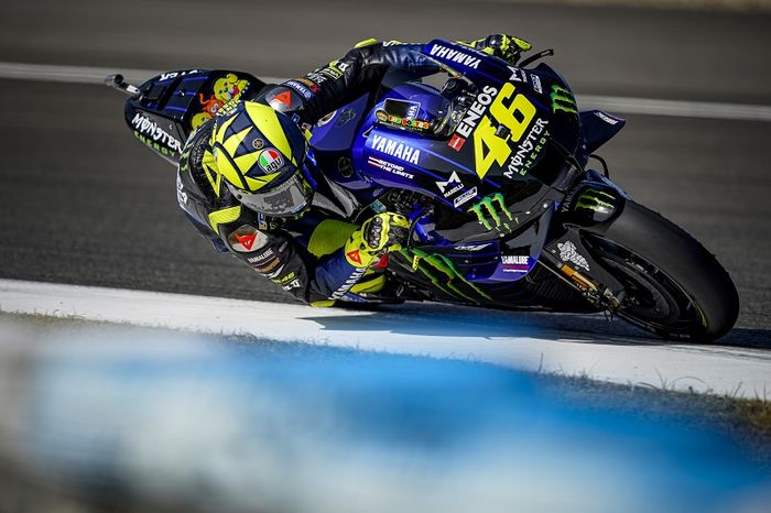 Pembalap Monster Energy Yamaha, Valentino Rossi, ketika melakoni sesi latihan bebas MotoGP Spanyol di Sirkuit Jerez, Spanyol, 17 Juli 2020.