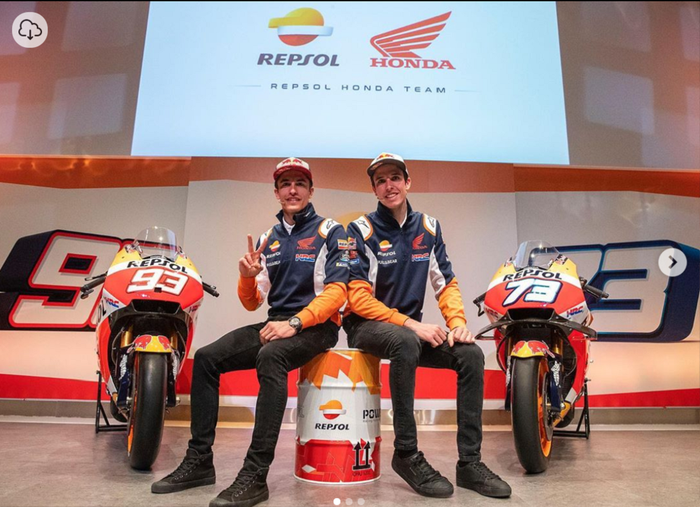 Bersama kakaknya, Marc Marquez, Alex Marquez (kanan) akan menjadi  ancaman baru bagi Valentino Rossi dan para pebalap lain dalam MotoGP 2020.