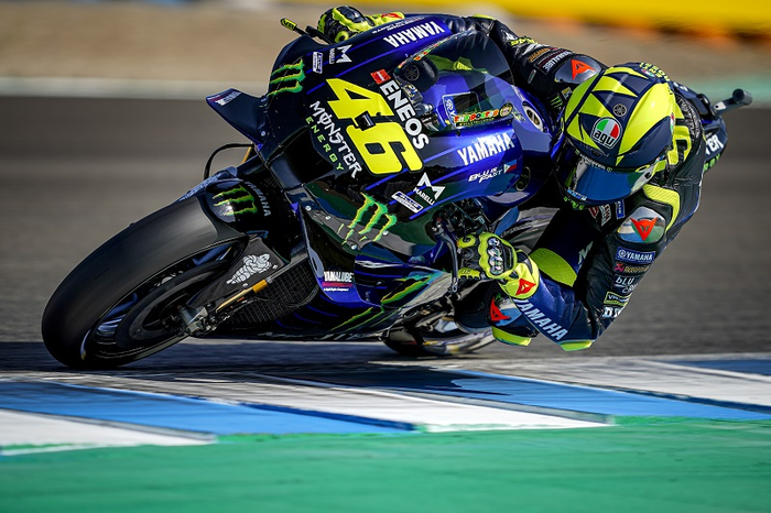 Aksi pembalap Monster Energy Yamaha, Valentino Rossi, pada kualifikasi MotoGP Spanyol di Sirkuit Jerez, Spanyol, 18 Juli 2020.