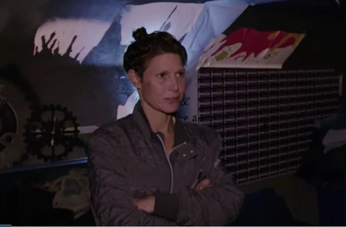 Jenni Lee tampak cukup ceria meski harus tinggal di gorong-gorong bawah tanah Las Vegas