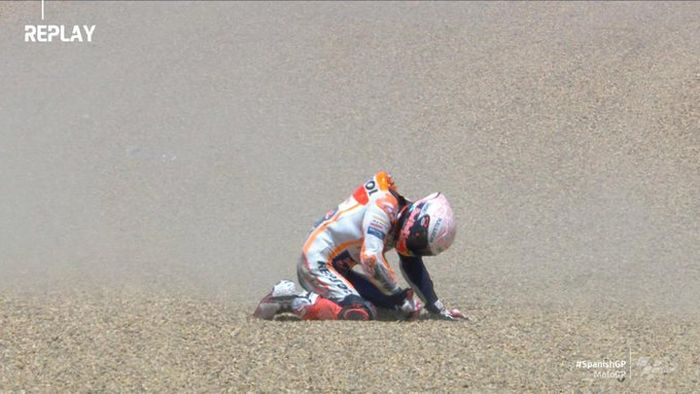 Pembalap Repsol Honda, Marc Marquez, mengalami kecelakaan pada balapan MotoGP Spanyol 2020 di Sirkuit Jerez, Spanyol, Minggu (19/7/2020).
