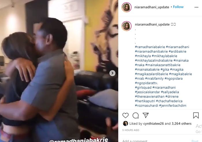Ardi memeluk mesra Nia Ramadhani