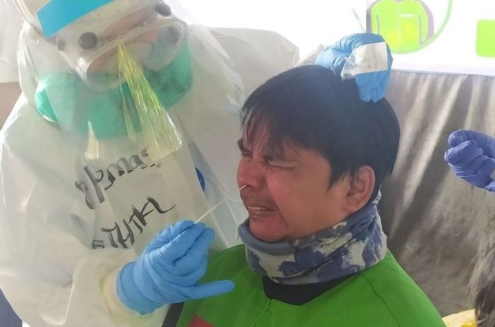 Driver ojek online sedang dilakukan swab test