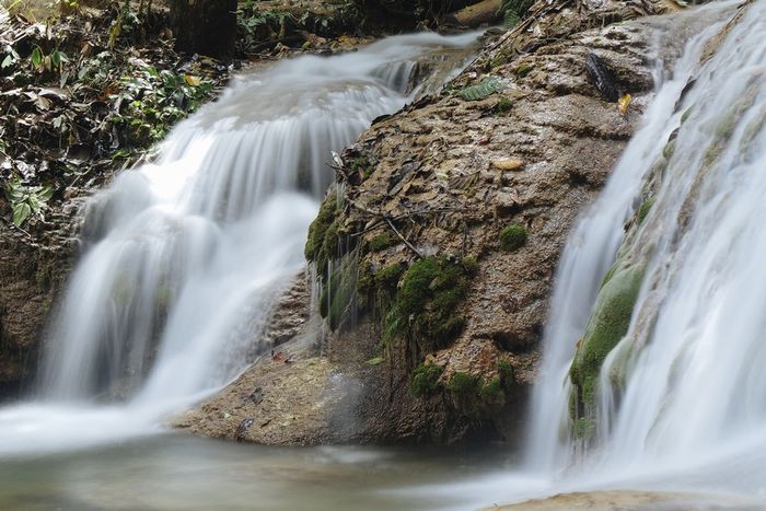 stylo lukisan air terjun