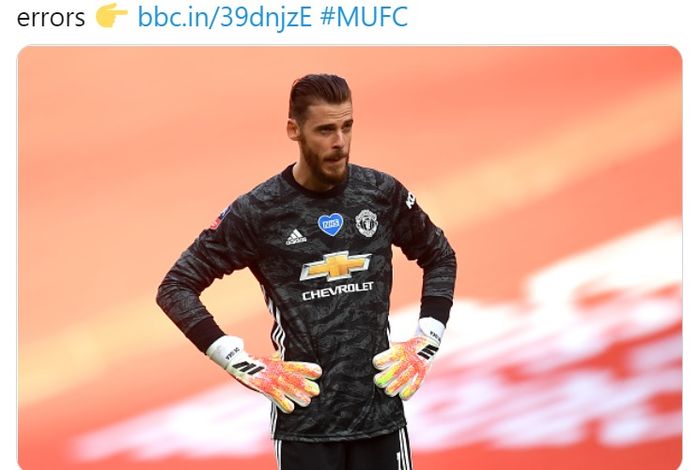 Ekspresi kiper Manchester United, David de Gea, saat timnya mengalami kekalahan dari Chelsea pada babak semifinal Piala FA, Minggu (19/7/2020) waktu setempat.