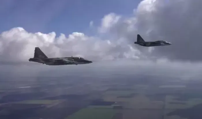 Pesawat serang Sukhoi Su-25.