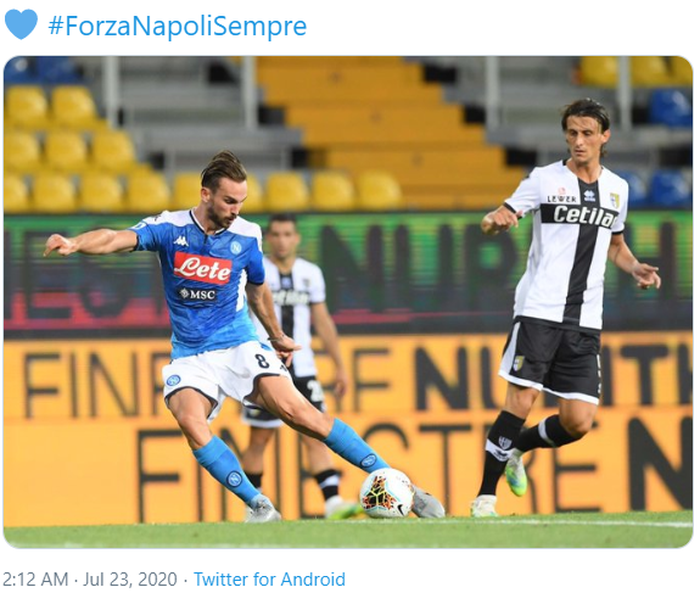 Fabian Ruiz (kiri) saat beraksi di laga Napoli kontra Parma pada pekan ke-35 Liga Italia 2019-2020, Rabu (22/7/2020)