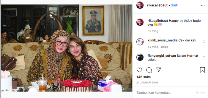 Rika Callebaut duduk bersebelahan dengan Ibu Tutut
 