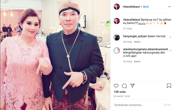 Rika Callebaut berpose bersama Tommy Soeharto