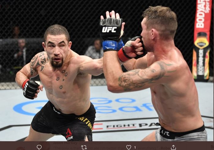 Robert Whittaker mengalahkan Darren Till dalam duel utama UFC on ESPN 14, Minggu (26/7/2020) di Fight Island.