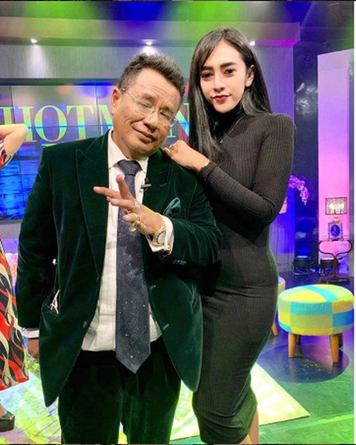 Instagram @vernitasyabilla __ Vernita Syabila berfoto dengan Hotman Paris