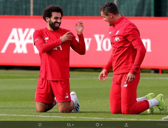 Momen kebersamaa Mohamed Salah dan Dejan Lovren saat latihan di Liverpool.