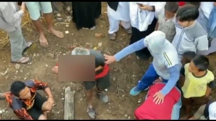 Viral pria meminum darah sapi saat penyembelihan hewan kurban