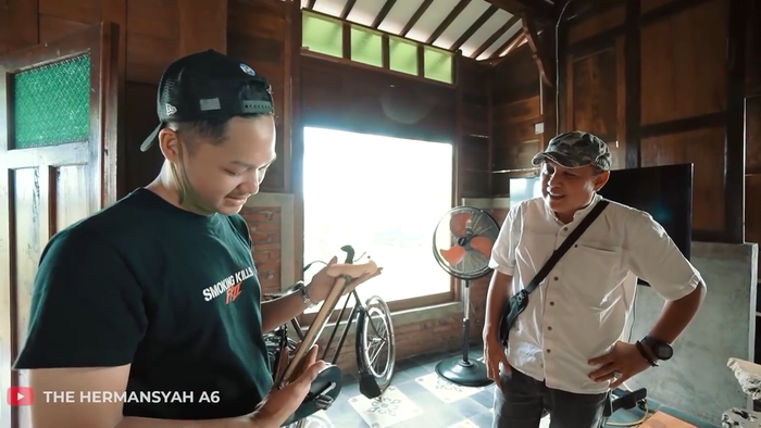 Azriel lihat keris warisan kakek Ashanty