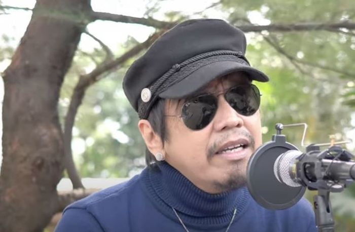 Ian Kasela masih bermain musik