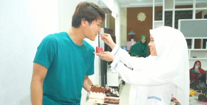 Kue pertama Lesty untuk Rizky Billar