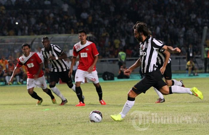 Andrea Pirlo ketika berhasil mencetak satu gol kala Juventus melawan ISL All Star di Stadion Gelora Bung Karno, Senayan, Jakarta, pada 6 Agustus 2014