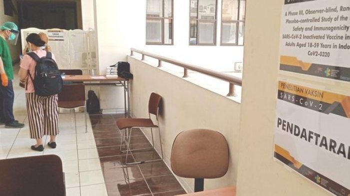Suasana tempat pendaftaran relawan uji klinis vaksin Covid-19 di RSP Unpad, Senin (10/8/2020). 