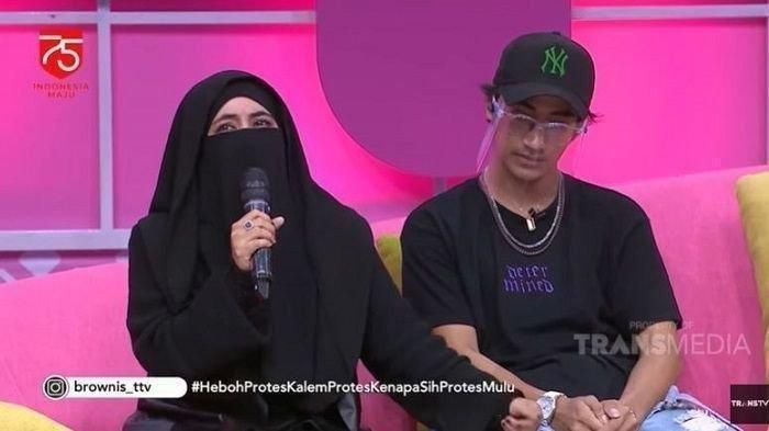  <a href='https://pontianak.tribunnews.com/tag/umi-pipik' title='Umi Pipik'>Umi Pipik</a> menahan tangis ketika menceritakan <a href='https://pontianak.tribunnews.com/tag/penyakit' title='penyakit'>penyakit</a> yang menggerogotinya