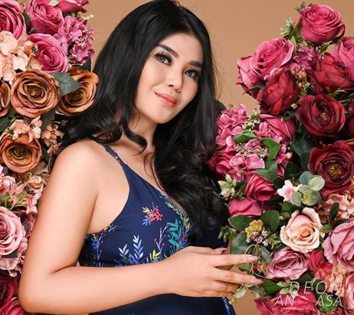Potret terbaru Rosa Meldianti tampil seksi pakai baju tanpa lengan bikin pangling hingga banjir pujian netizen.