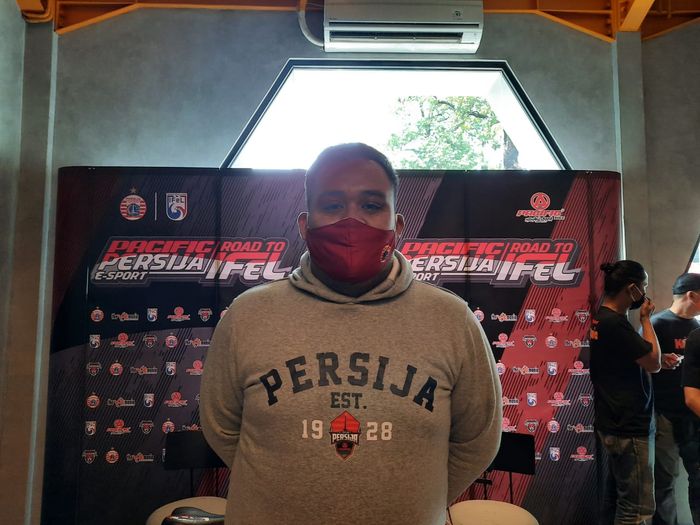 Pemain E-Sports Persija Jakarta, Rizal 'Ivander' Danyarto