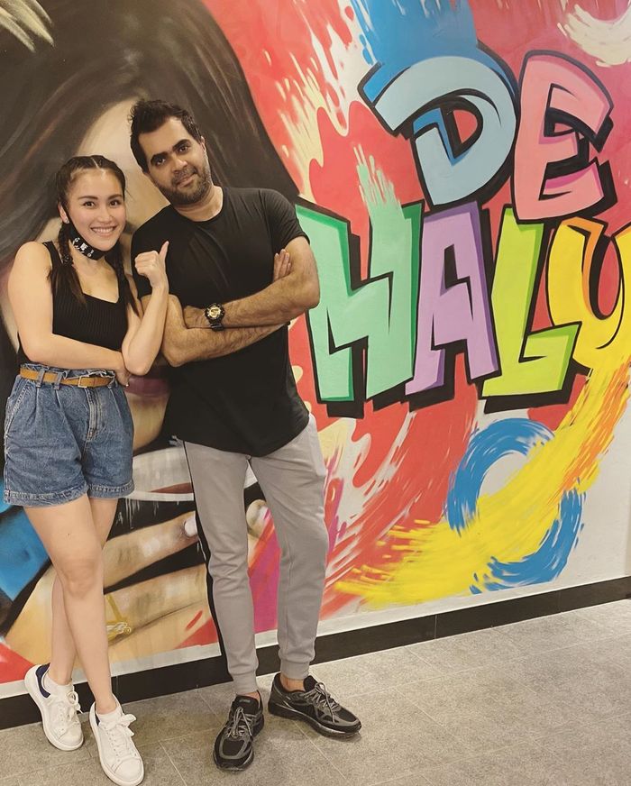Penampilan seksi Ayu Ting Ting