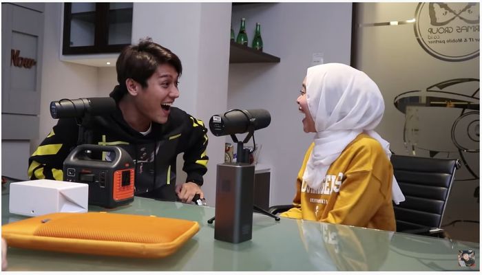 Lesty Kejora dan <a href='https://pontianak.tribunnews.com/tag/rizky-billar' title='Rizky Billar'>Rizky Billar</a> saling ungkap panggilan sayang.