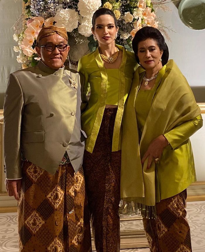  Nia Ramadhani dan sang mertua