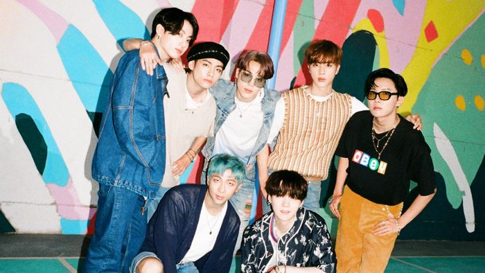 5 Penggalan Lirik Dynamite Dari Bts Yang Cocok Buat Caption Foto Semua Halaman Cewekbanget
