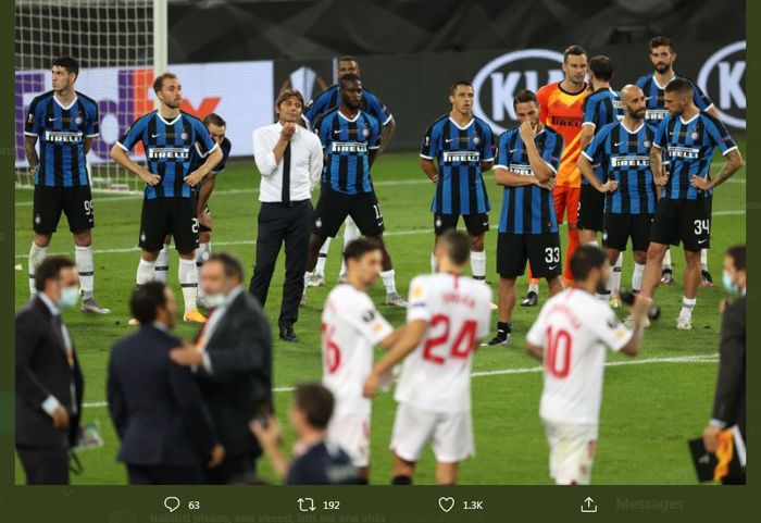 Skuad Inter Milan seusai dikalahkan Sevilla di final Liga Europa 2019-2020.