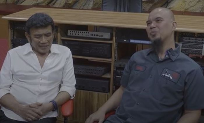 Rhoma Irama dan Ahmad Dhani saat berbincang
