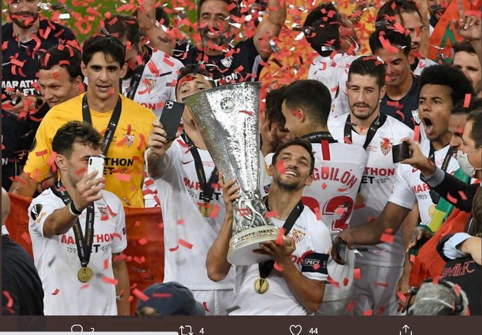 Sevilla, merayakan gelar juara Liga Europa 2019-2020.