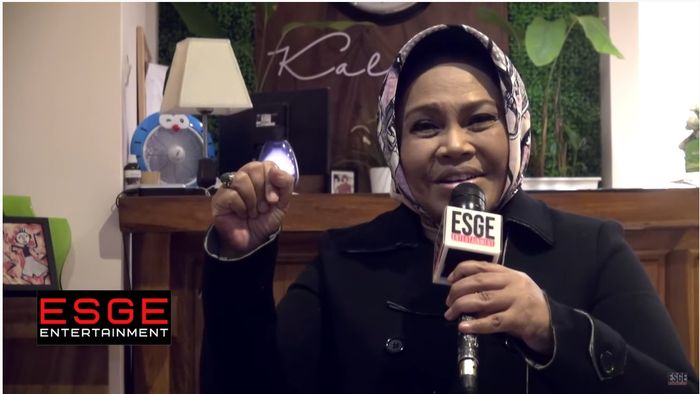 Hetty Koes Endang angkat bicara soal hubungan Lesty Kejora dan Rizky Billar.
